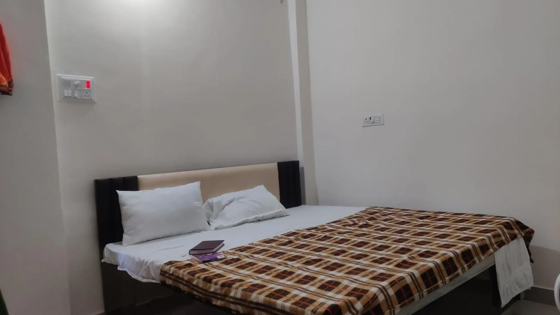 Pihu Paying Guest House Varanasi